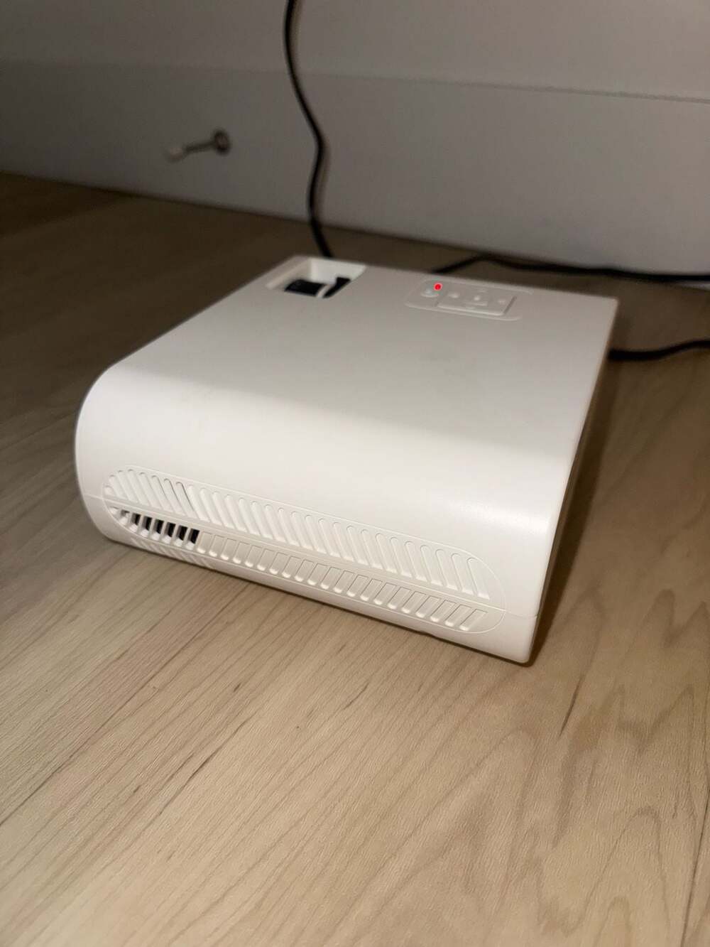 Shenzhen Qili C10 Portable LED Mini Projector 1080P Support - Picture 5 of 7